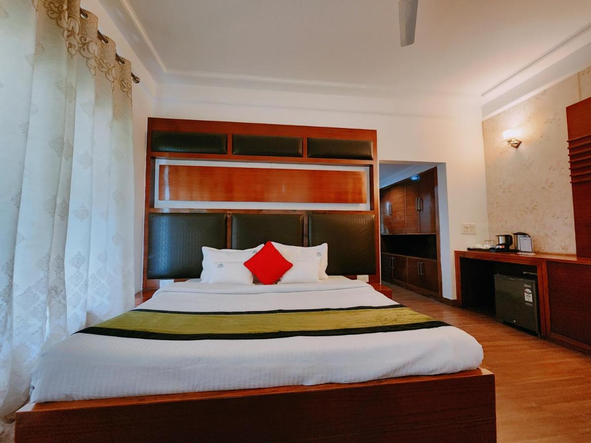 Hotel Bliss Kasauli Exteriör bild
