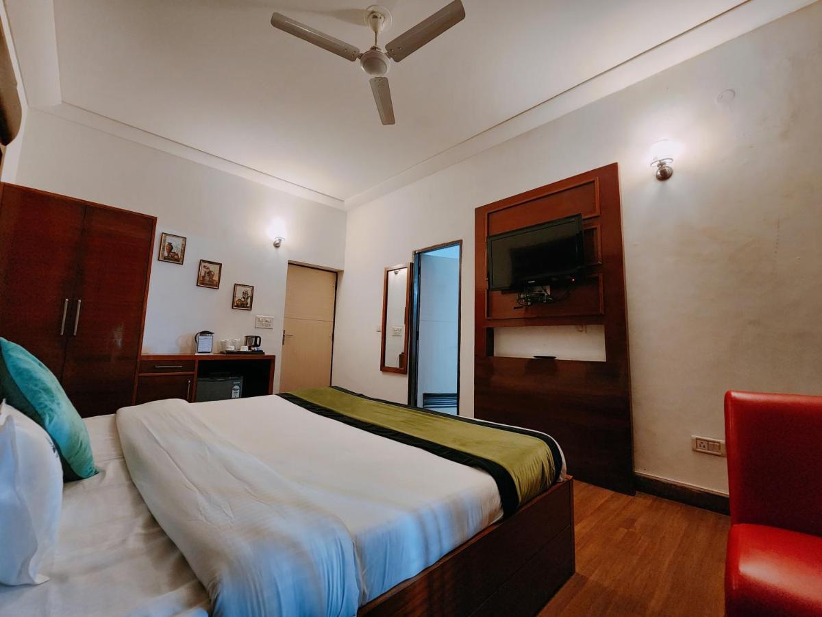 Hotel Bliss Kasauli Exteriör bild