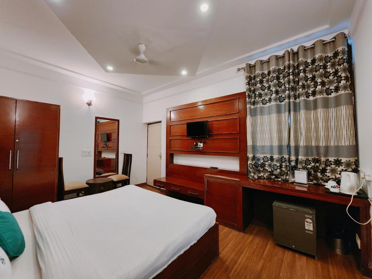Hotel Bliss Kasauli Exteriör bild