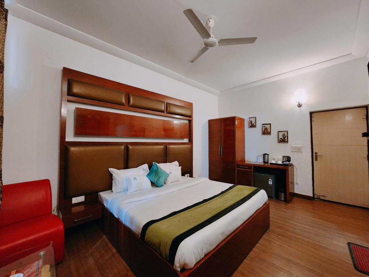 Hotel Bliss Kasauli Exteriör bild